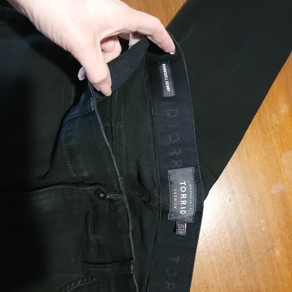 Sz 12R Torrid Bombshell Skinny Jeans